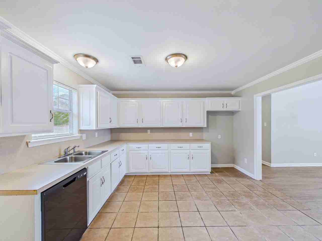 14 Stephens St - Photo 7 of 15