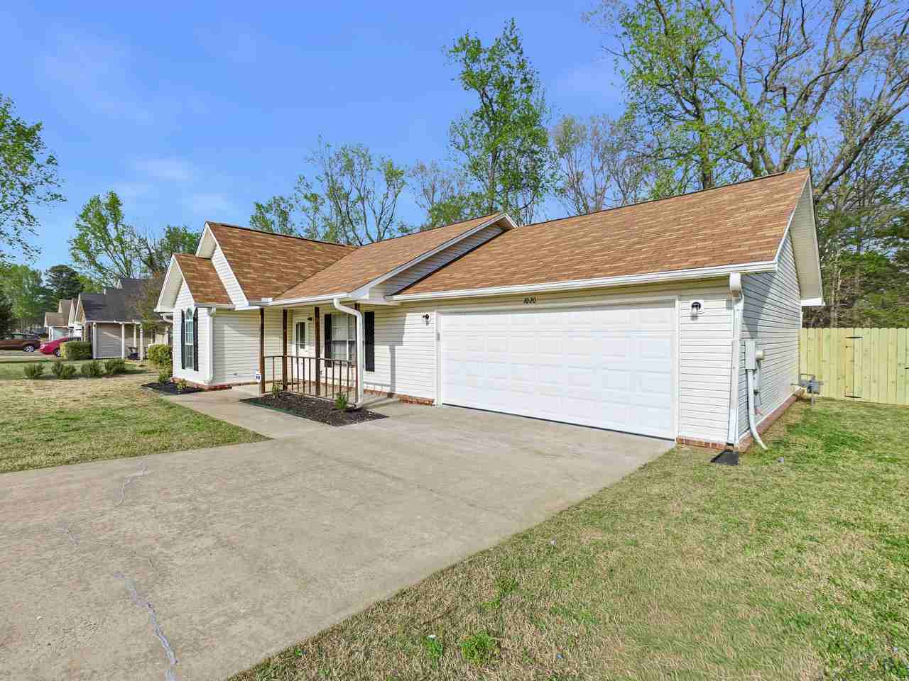1020 Highland Blvd - Photo 2 of 19