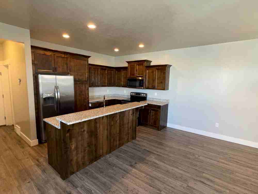 265 En #4 - Photo 2 of 16