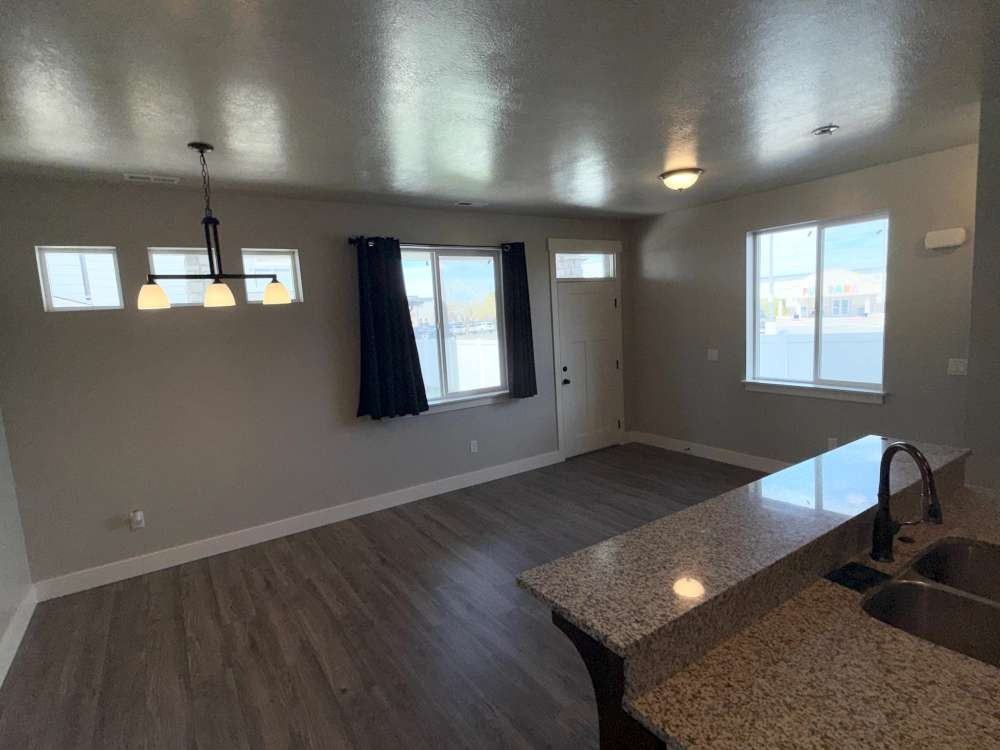 265 En #4 - Photo 4 of 16