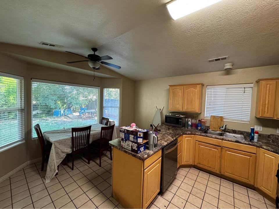 1159 Nw - Photo 3 of 5