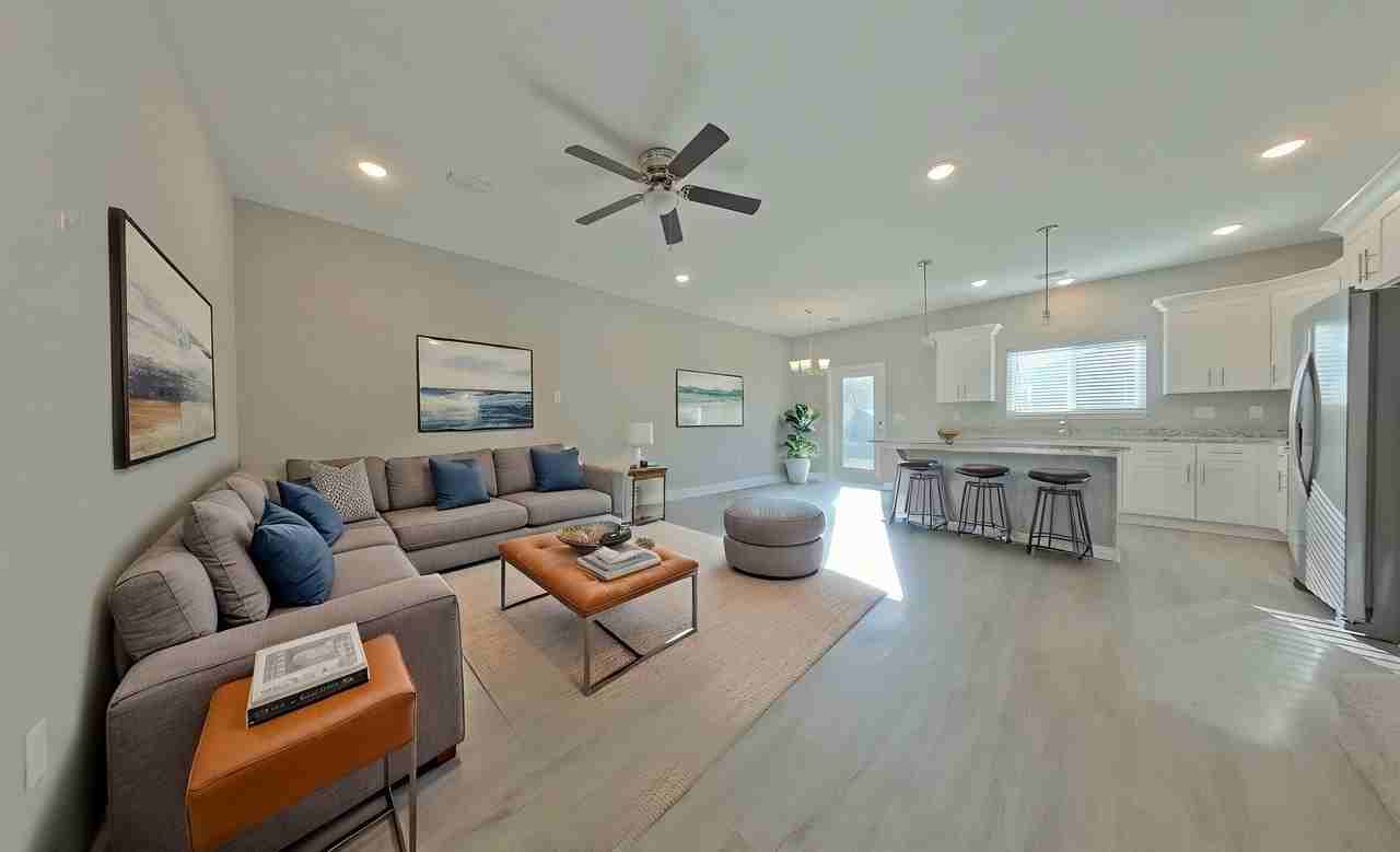 810 Kenneth Dr - Photo 4 of 17