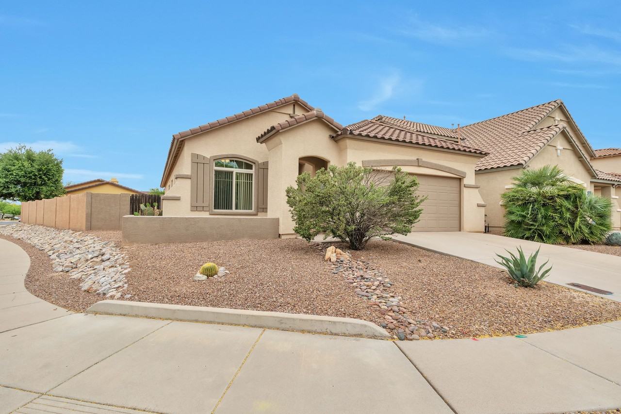 975 W Waxleaf Pl - Photo 2 of 25