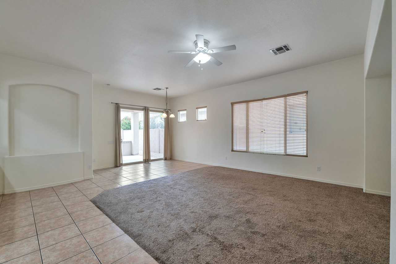 975 W Waxleaf Pl - Photo 4 of 25