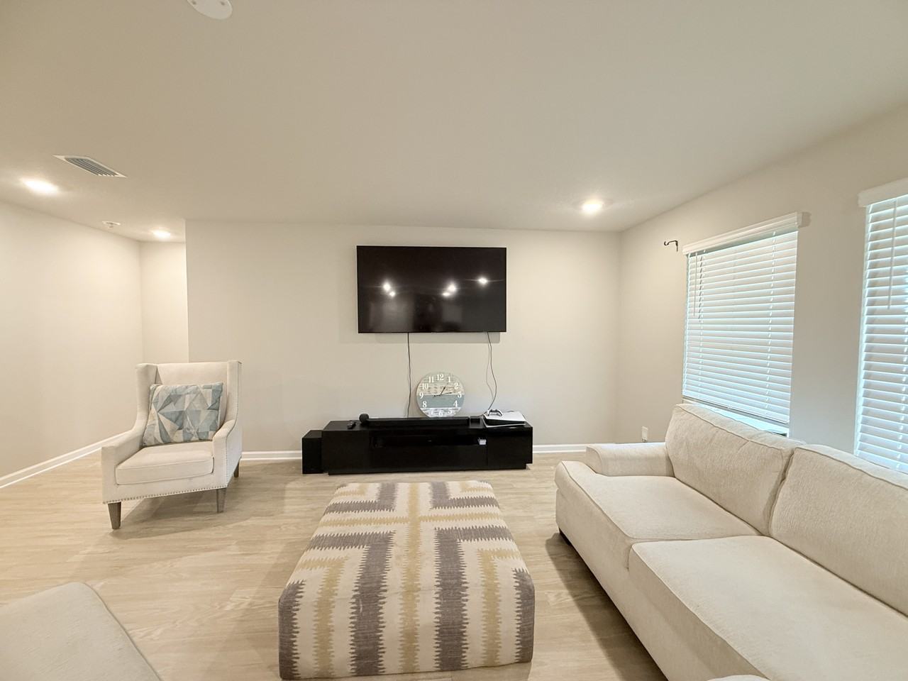 10611 Burlington Estates Dr - Photo 2 of 19