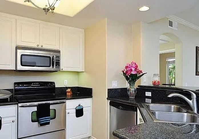 4165 Executive Dr - Photo 5 of 9