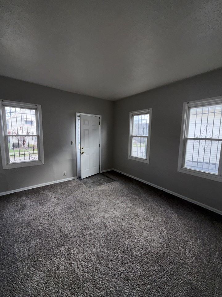 3417 Storer Ave - Photo 6 of 20