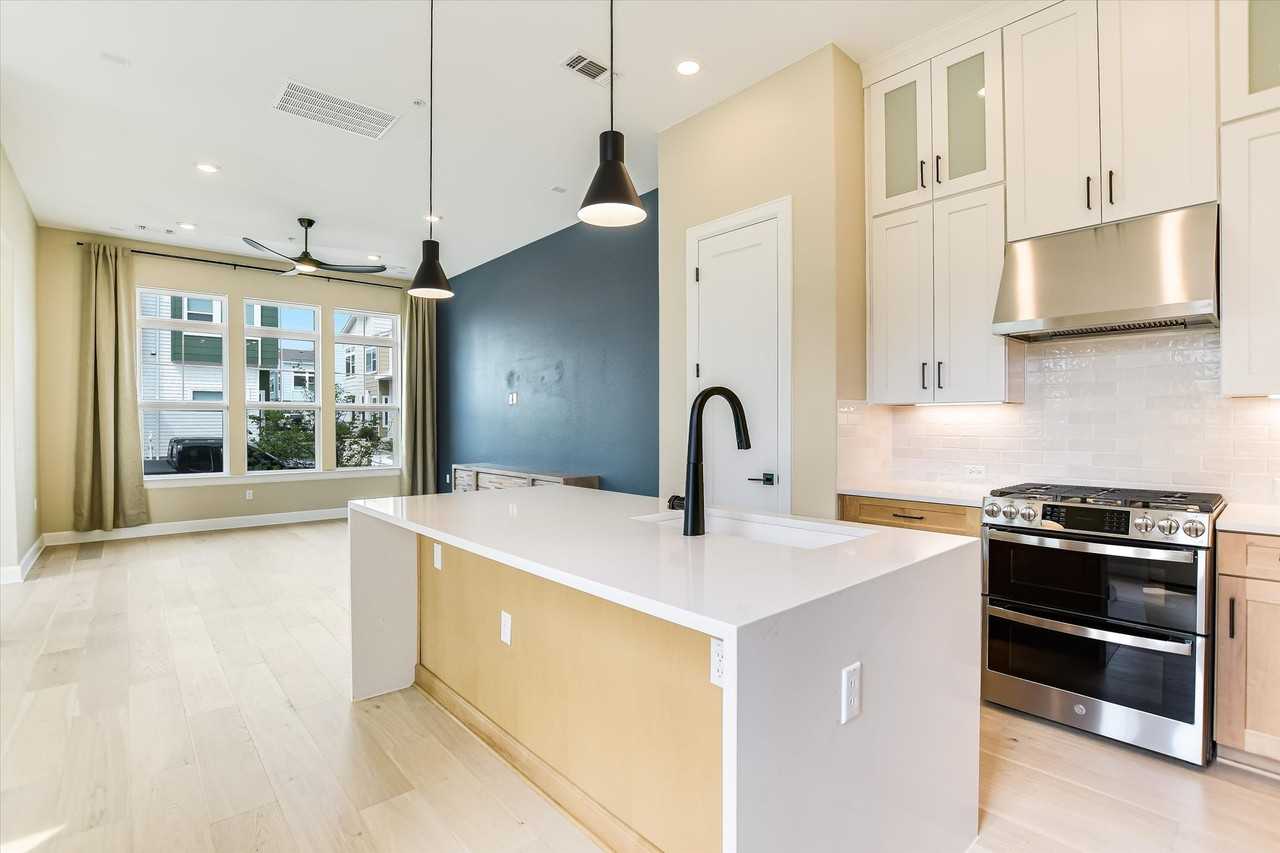 4201 Margarita St - Photo 5 of 43