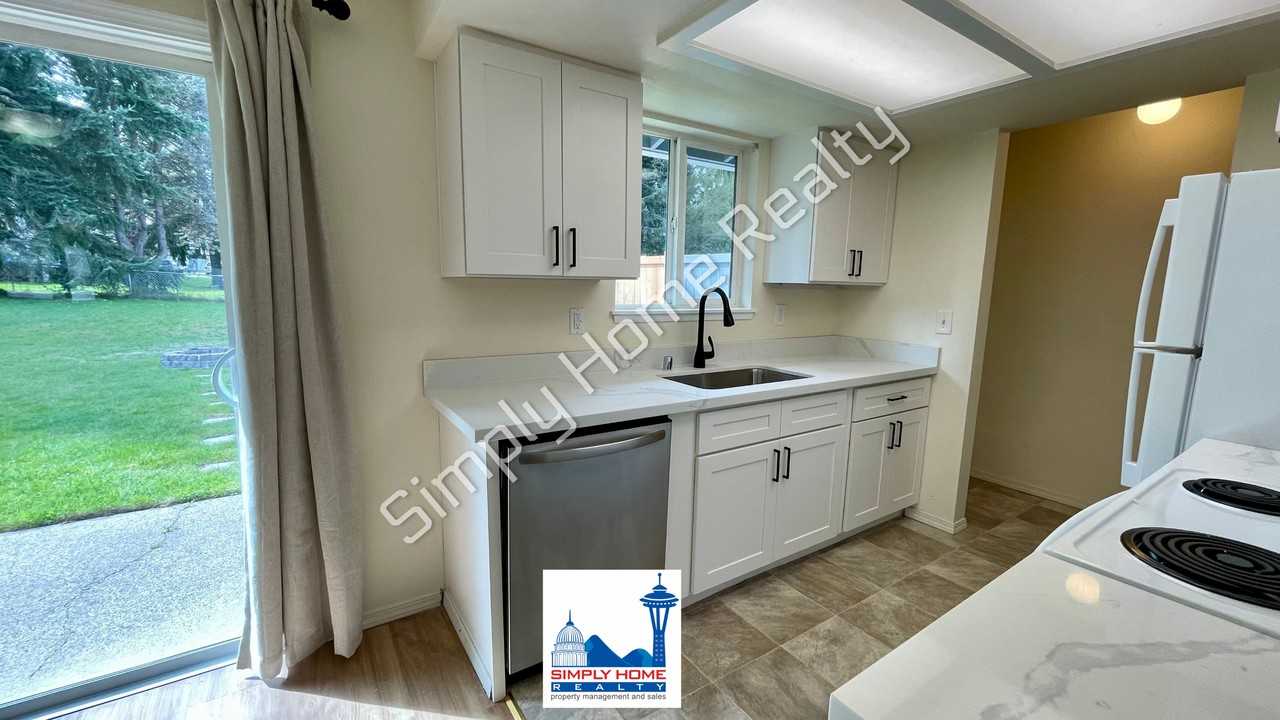 4435 Ruddell Rd Se - Photo 6 of 22