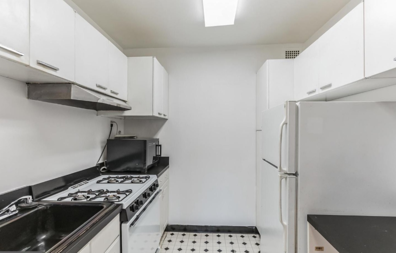 4201 Cathedral Ave Nw #518W - Photo 4 of 8