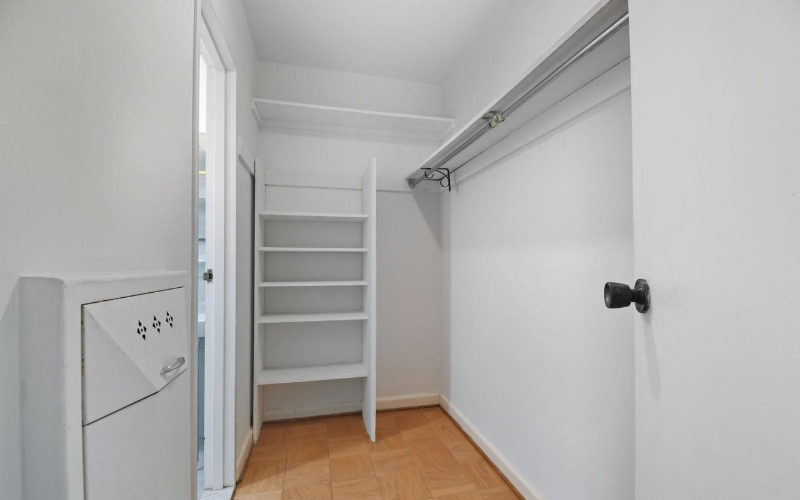 4201 Cathedral Ave Nw #518W - Photo 7 of 8