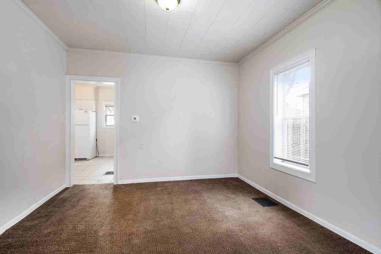 1206 S 29th St - Photo 5 of 17