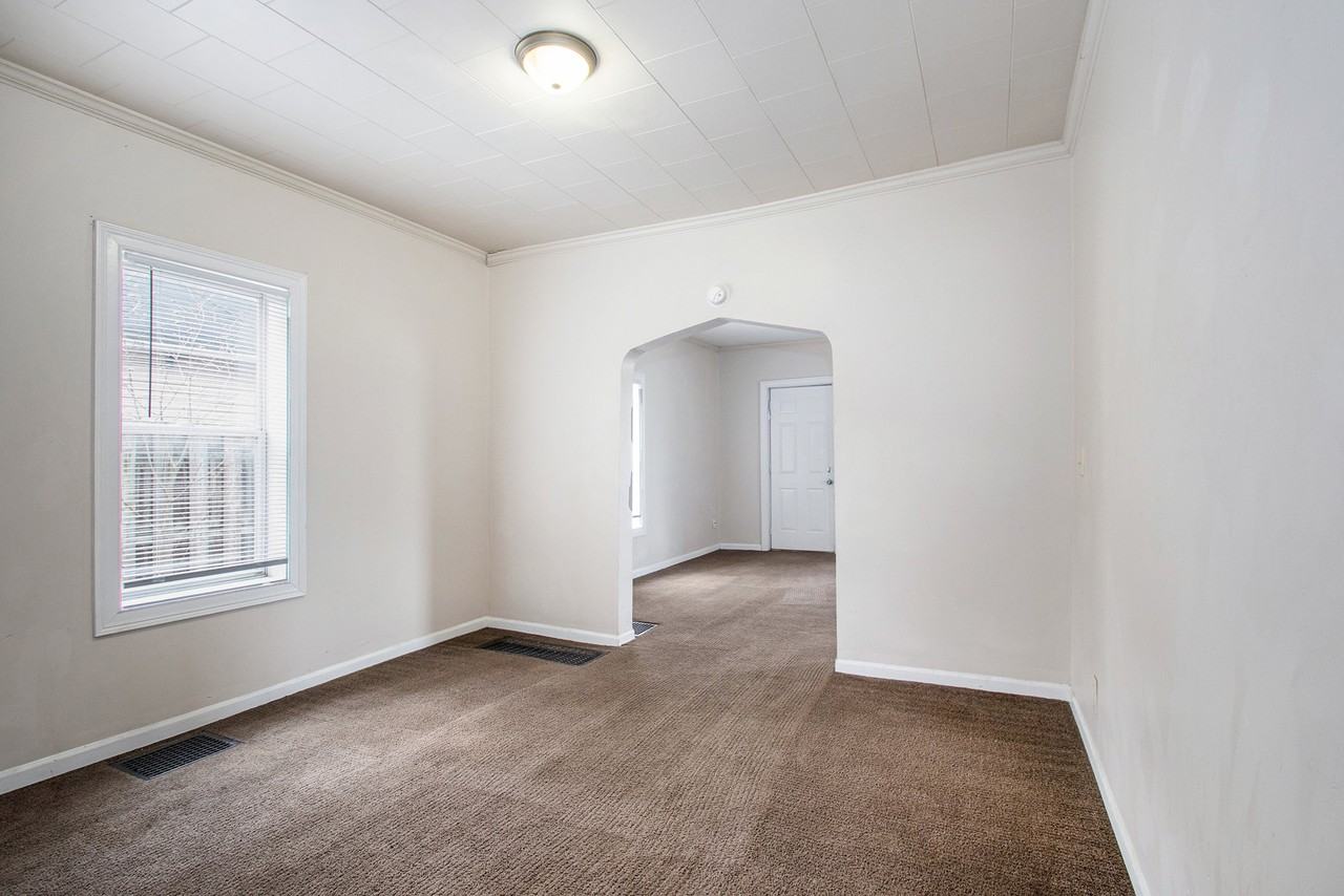 1206 S 29th St - Photo 6 of 17