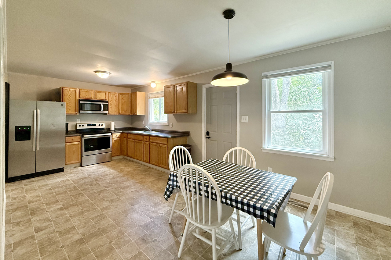 2755 Louise Dr - Photo 5 of 12