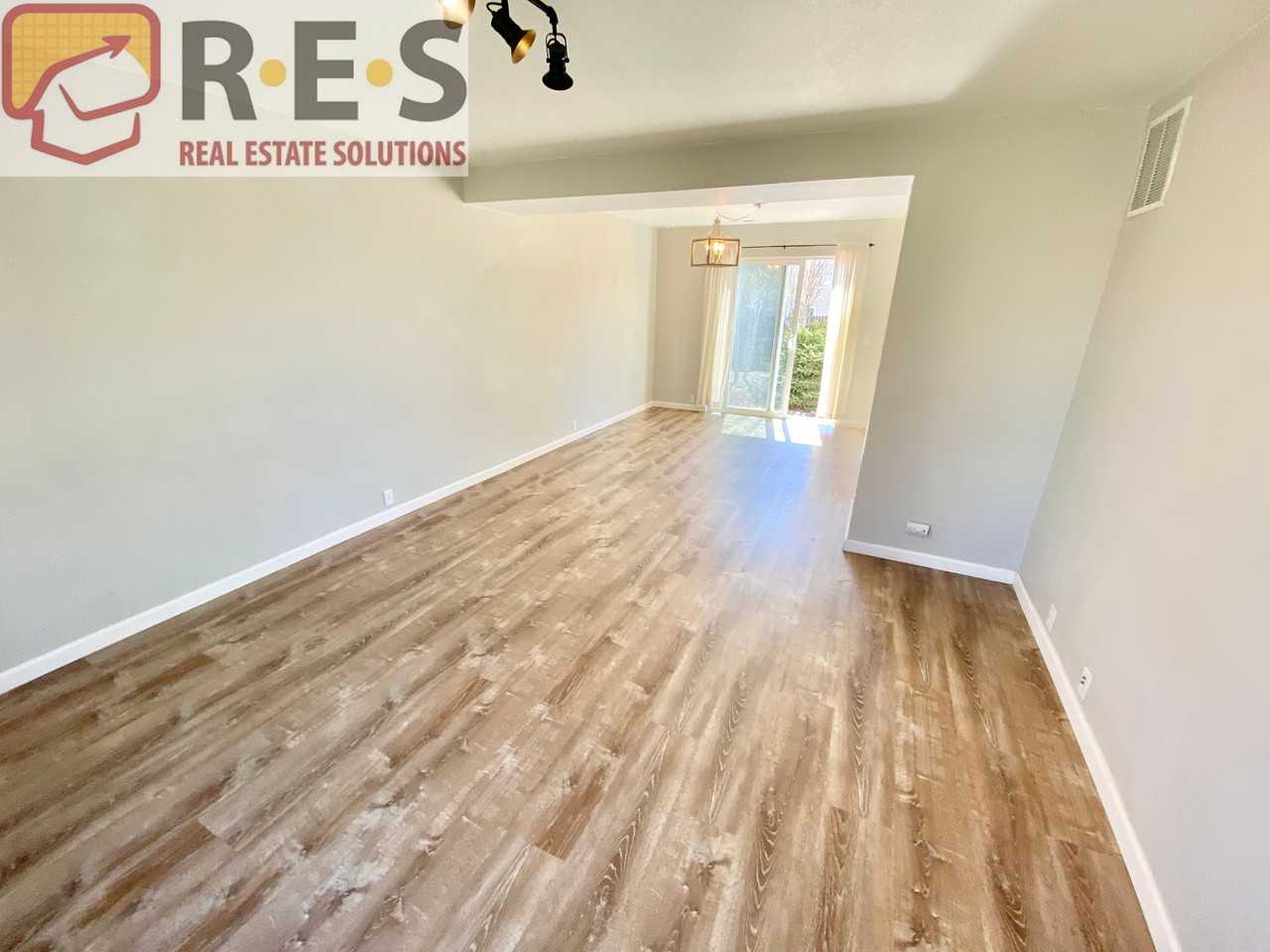 6265 Aquatic Cir - Photo 5 of 13