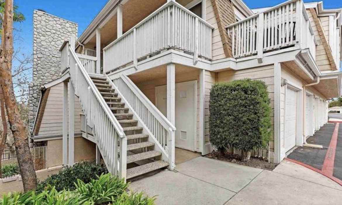 5048 Via Manos #E - Photo 2 of 16