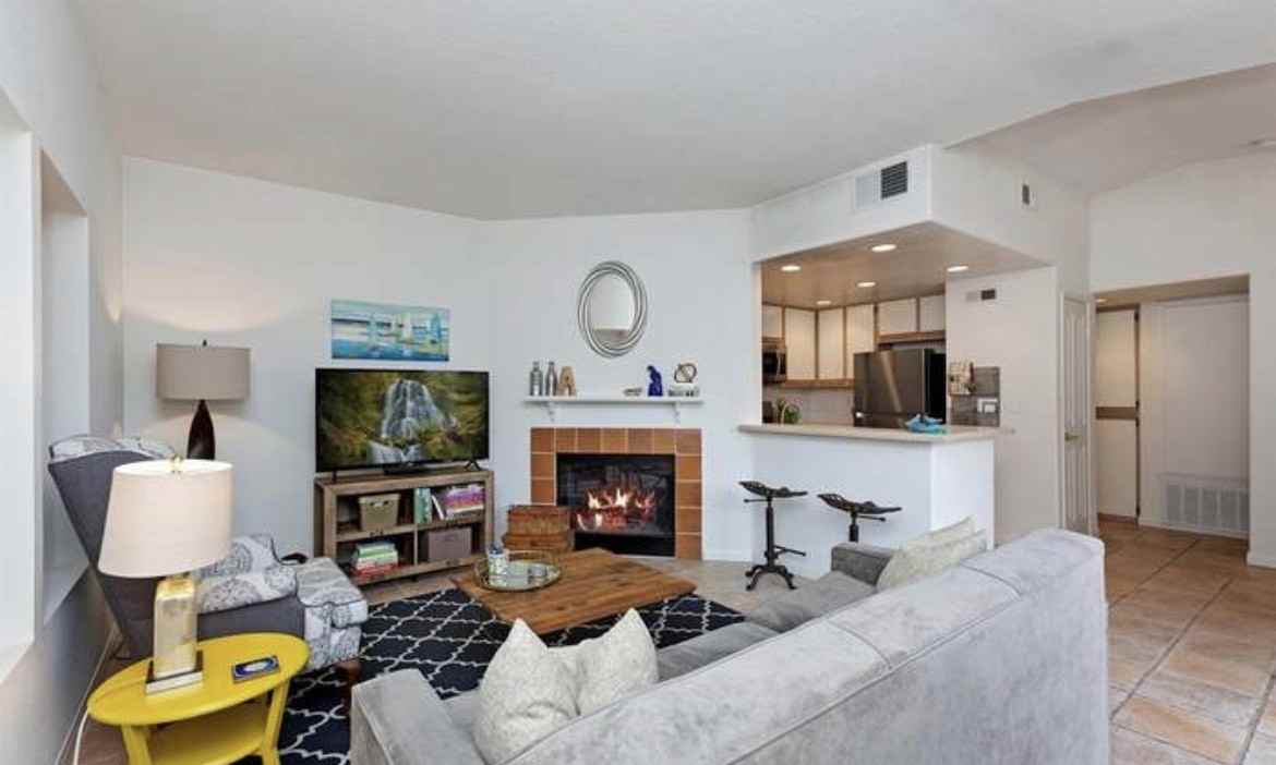 5048 Via Manos #E - Photo 4 of 16