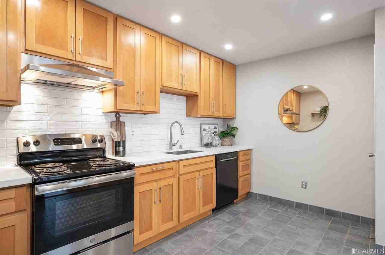 380 Monterey Blvd - Photo 7 of 14