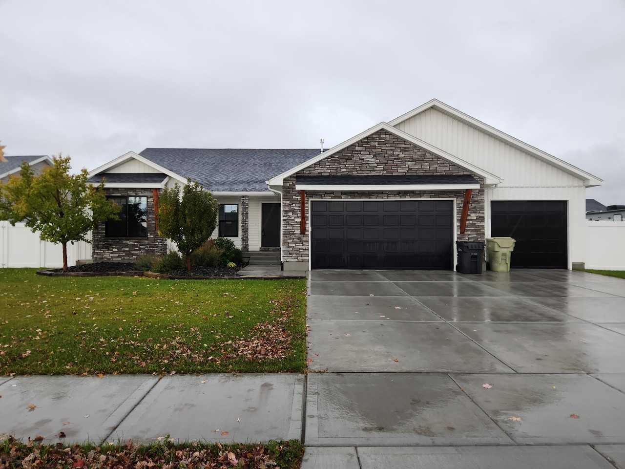 5335 S Carbine Dr - Photo 2 of 35