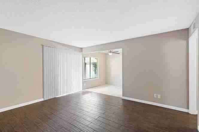 1550 W Ashlan Ave - Photo 5 of 17