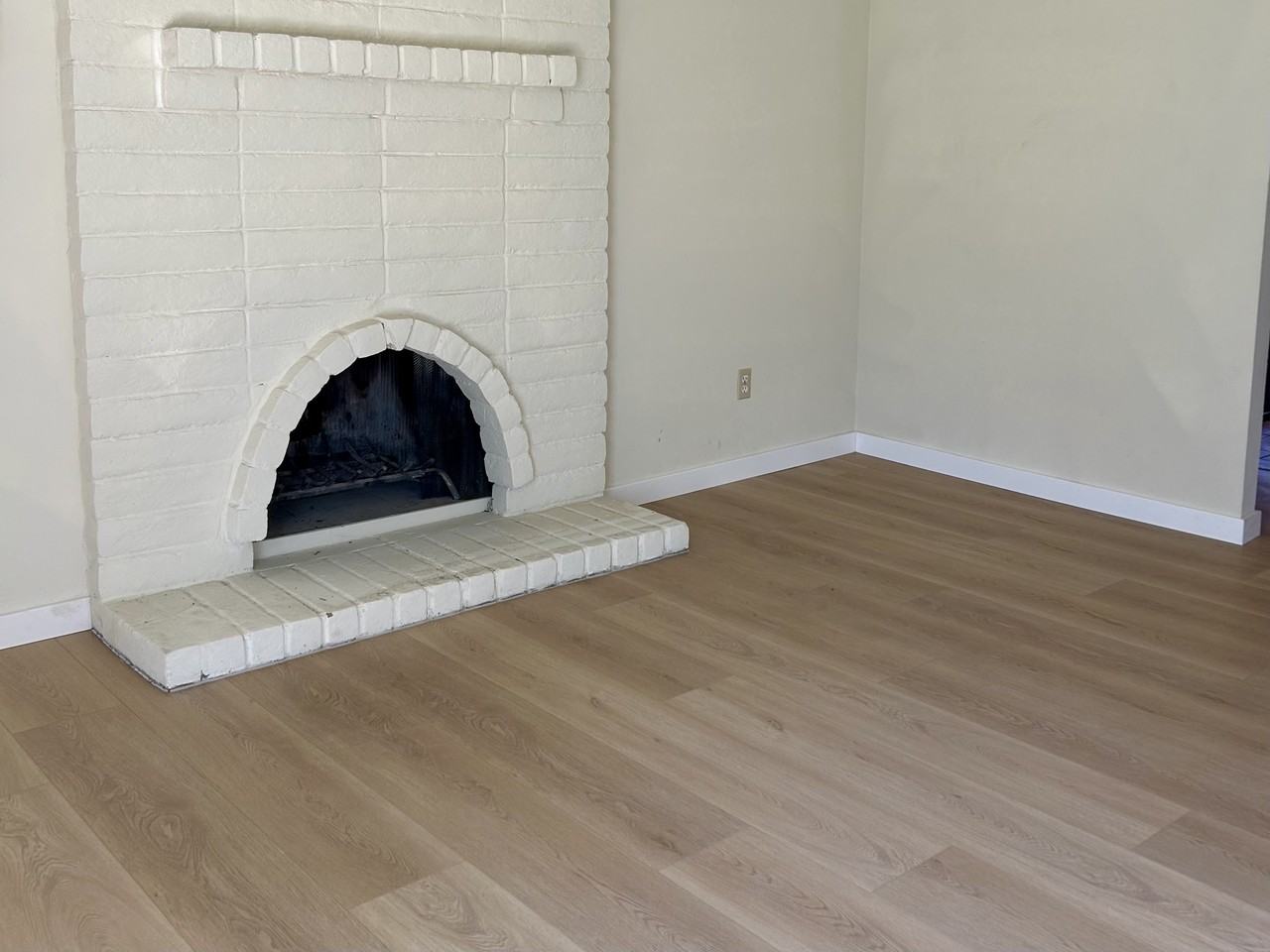 7819 21st Ave - Photo 3 of 18