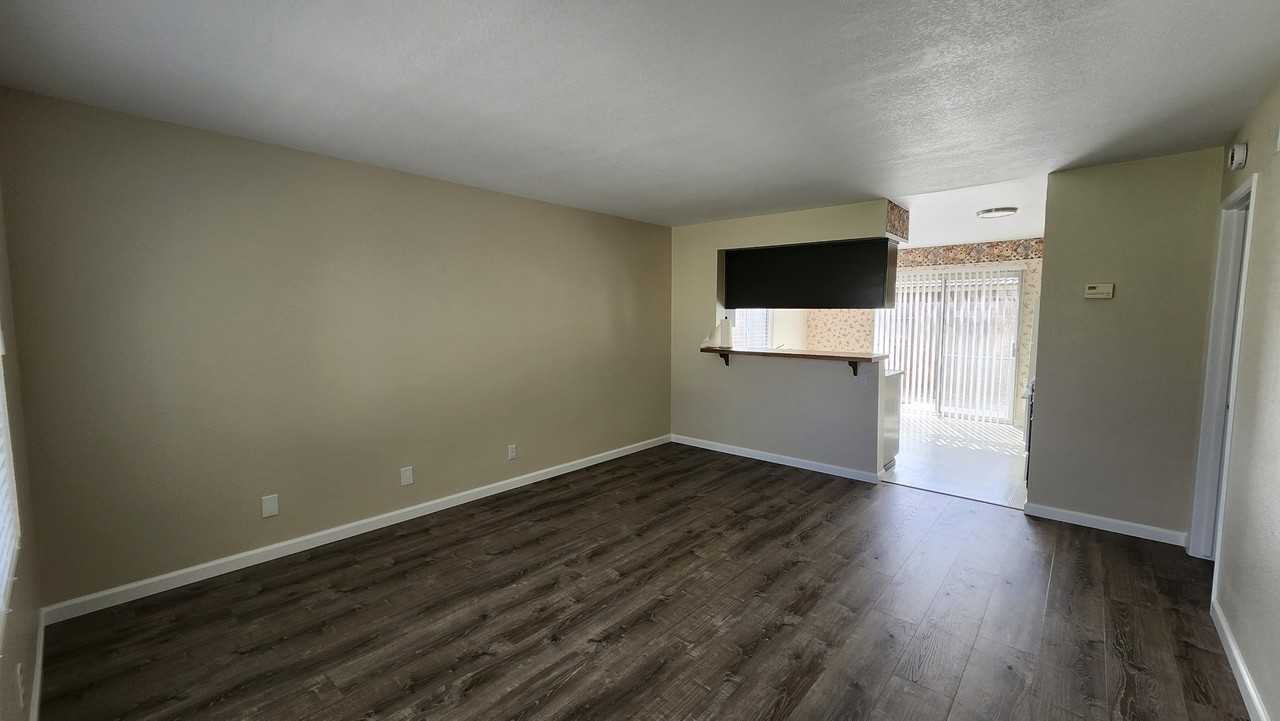 905 N L St - Photo 2 of 13