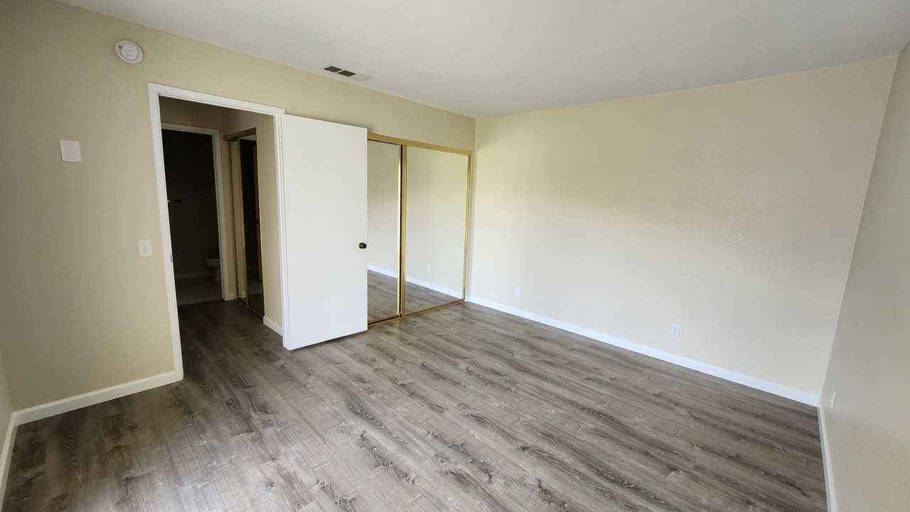 905 N L St - Photo 5 of 13