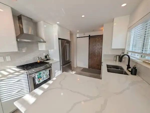 1306 37th Ave E - Photo 3 of 21