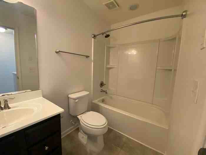 413 Parmley Ln - Photo 4 of 35