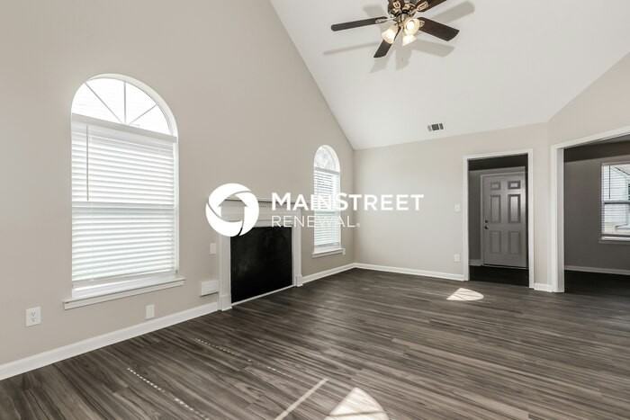 7925 Woodlake Dr - Photo 6 of 17