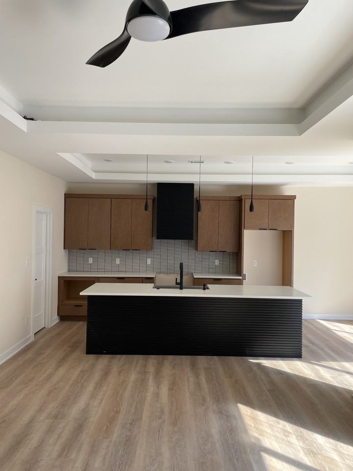 1511 Austin Ave - Photo 6 of 11