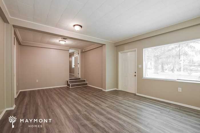 307 Willard Ave - Photo 6 of 15