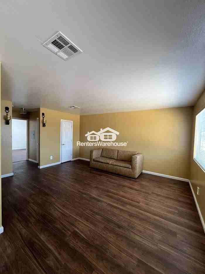 3016 Tabor Ave #B - Photo 4 of 8