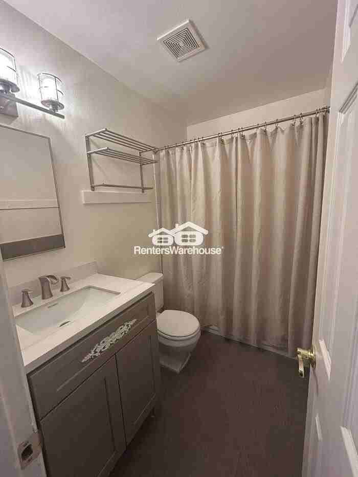 3016 Tabor Ave #B - Photo 7 of 8