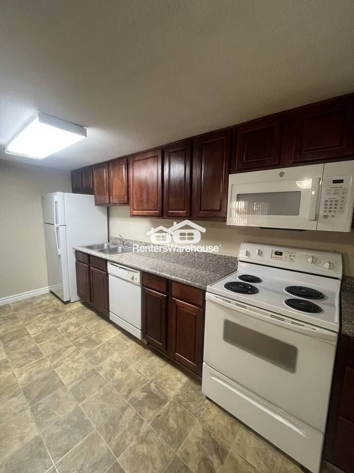 5026 River Glen Dr #159 - Photo 6 of 12