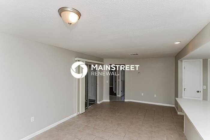 1513 Hendren Dr - Photo 4 of 17