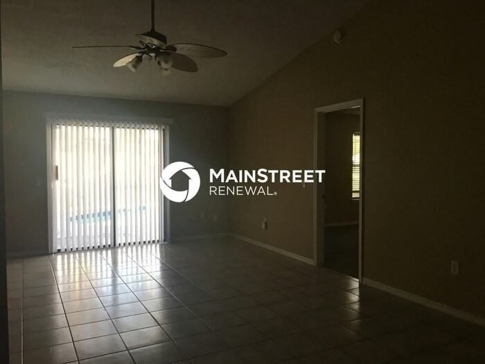 2348 Ainsworth Ave - Photo 5 of 20