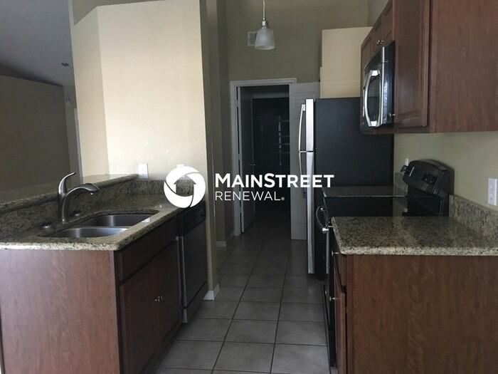 2348 Ainsworth Ave - Photo 7 of 20