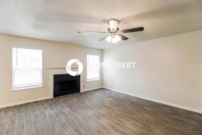 7813 Newbury Dr - Photo 6 of 18