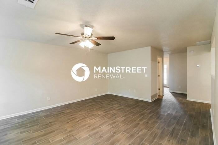 7813 Newbury Dr - Photo 7 of 18