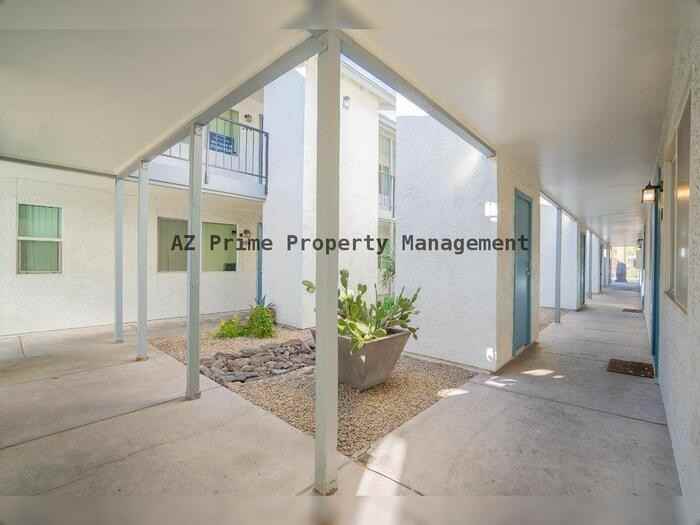 349 N 11th St #210 - Photo 6 of 30