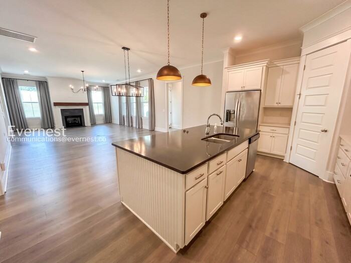 640 Henry Ln - Photo 4 of 27