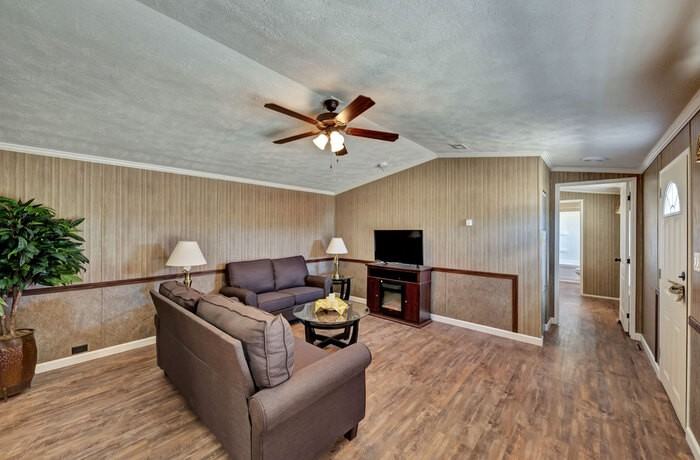 1205 W Circle Dr #16 - Photo 2 of 4