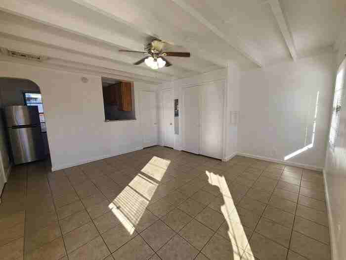 1513 E Glenn St - Photo 3 of 9