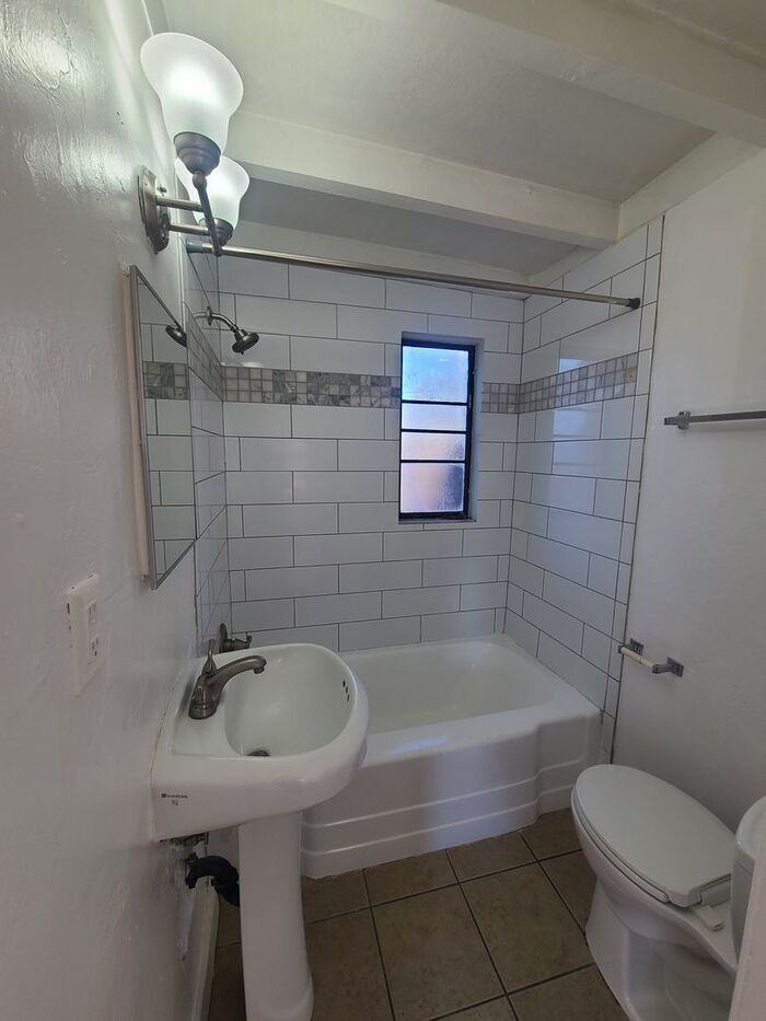 1513 E Glenn St - Photo 4 of 9