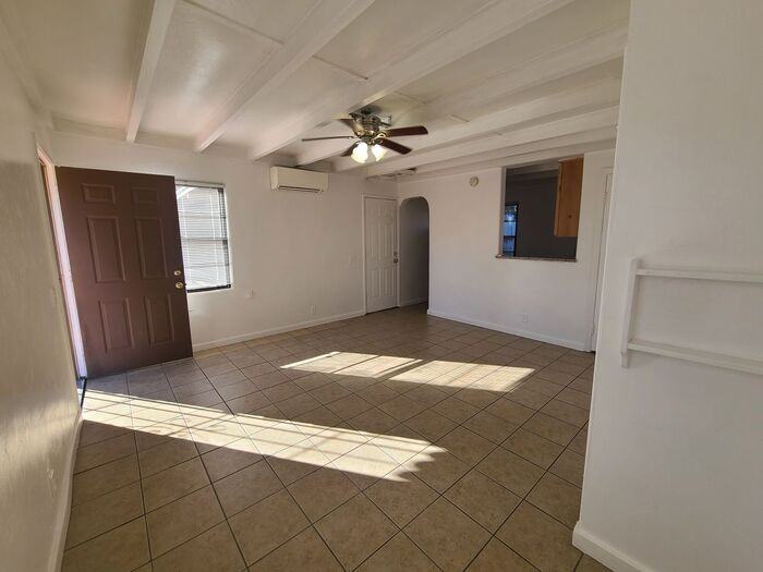 1513 E Glenn St - Photo 6 of 9