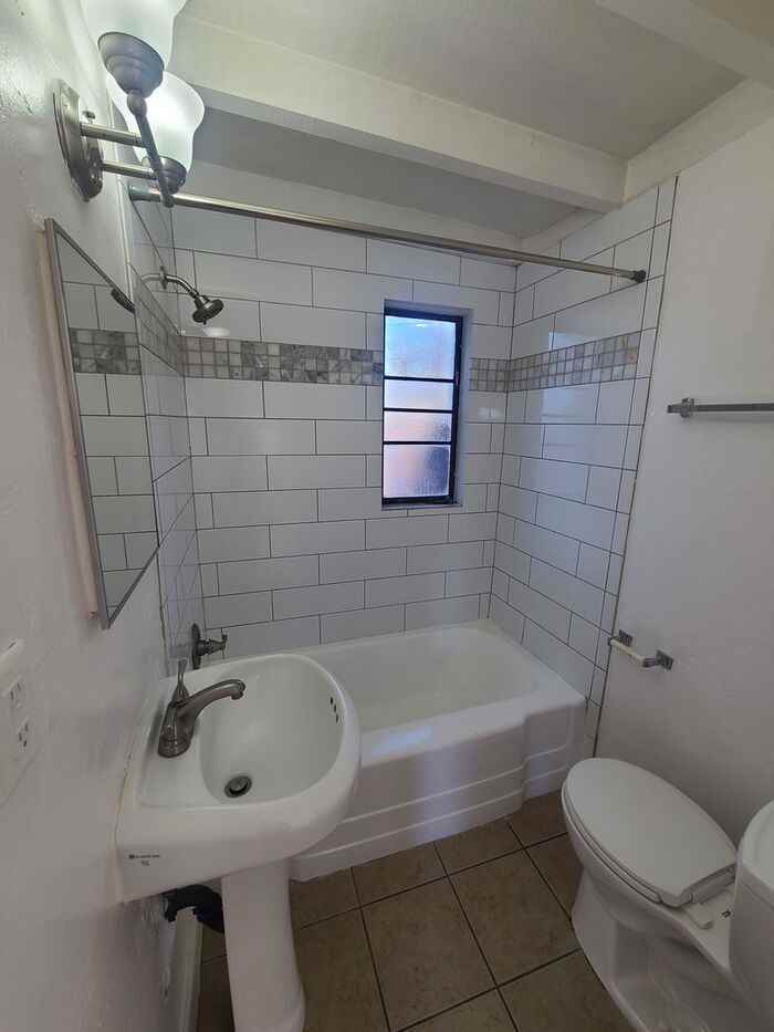 1513 E Glenn St - Photo 7 of 9