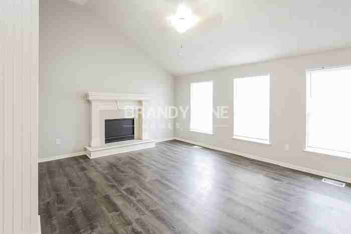 615 Patrick Dr - Photo 3 of 21