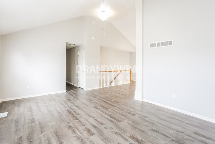 615 Patrick Dr - Photo 4 of 21