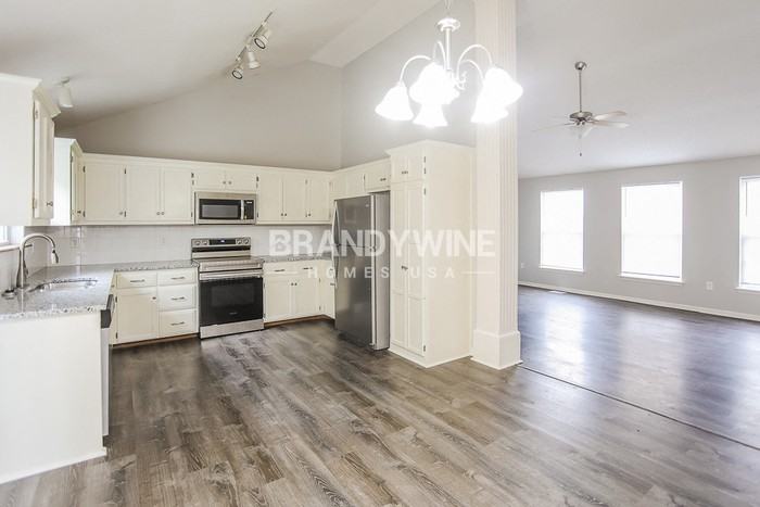 615 Patrick Dr - Photo 5 of 21